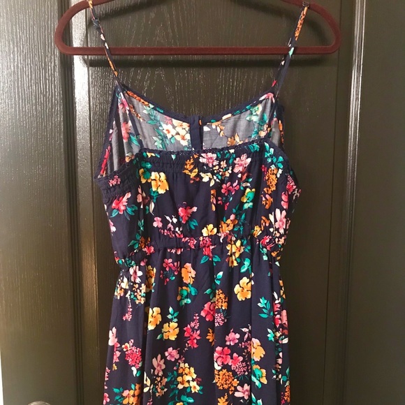 Sleeveless Dress - Picture 2 of 3